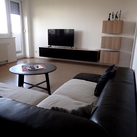 Marguerite Apartment - Parking Including Bratislava Esterno foto