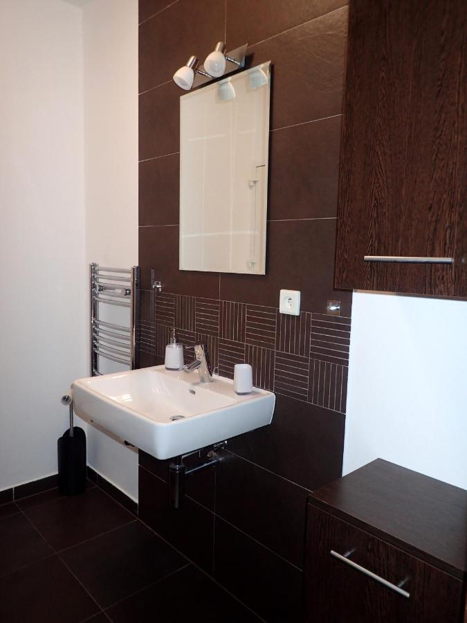 Marguerite Apartment - Parking Including Bratislava Esterno foto