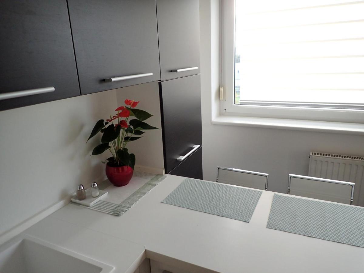 Marguerite Apartment - Parking Including Bratislava Esterno foto